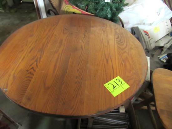 Round dining room table