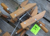 lot of 4 wooden clamps