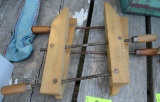 lot of 2 wooden clamps