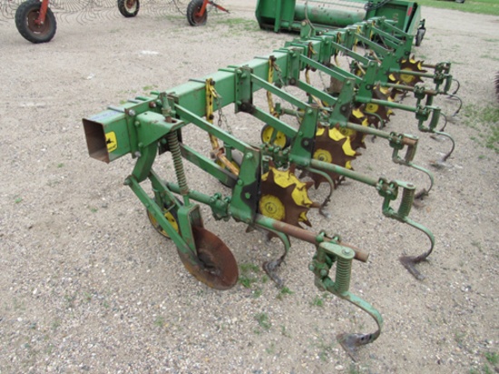 JD 6-row RM cultivator