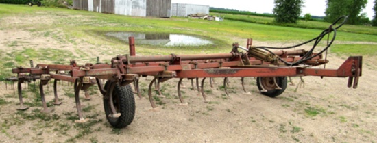IH 18' field cultivator