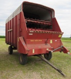 NH silage wagon