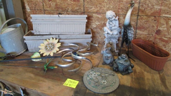 garden pots and décor