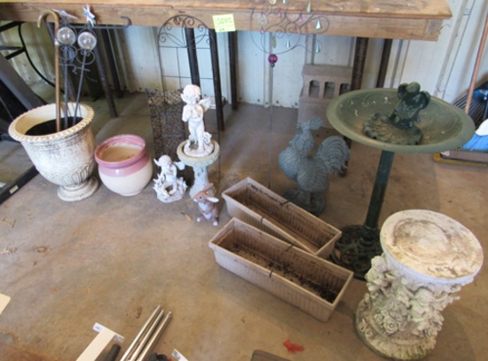 garden pots and décor