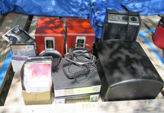 stereo, suitcase shredder