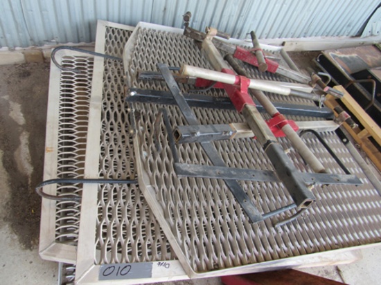 lot of 4 aluminum grates w/ brackets