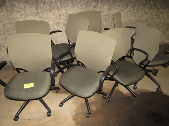 lot of 8 office chairs