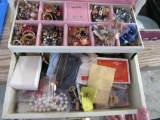jewelry box w. jewelry inside