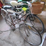 lot of 2 bicycles
