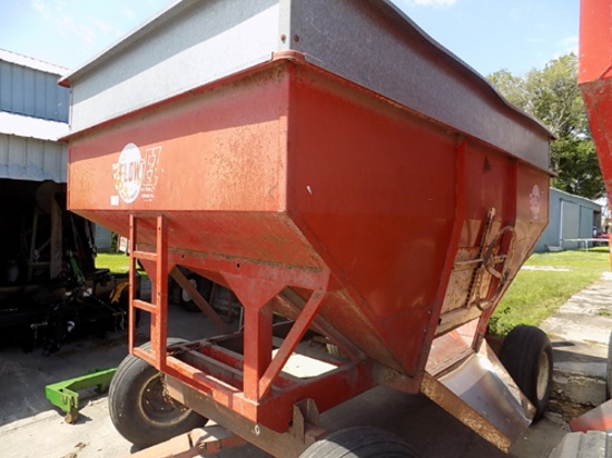 EZ Flow 300 bu gravity wagon on 10 ton gear