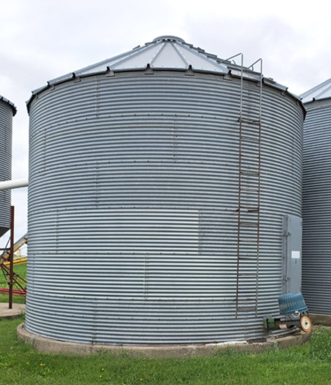 5000 bu grain bin w/ 6” sump