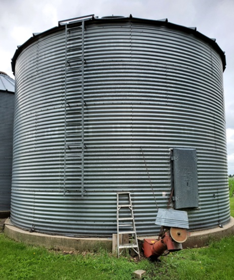 10000 bu grain bin w/ floor