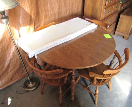 table and chair set, floor lamp