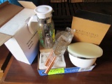 2 boxes of kitchen items, household