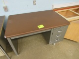 3-drawer desk