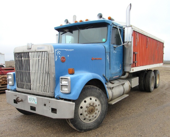 1989 International 9300 grain truck