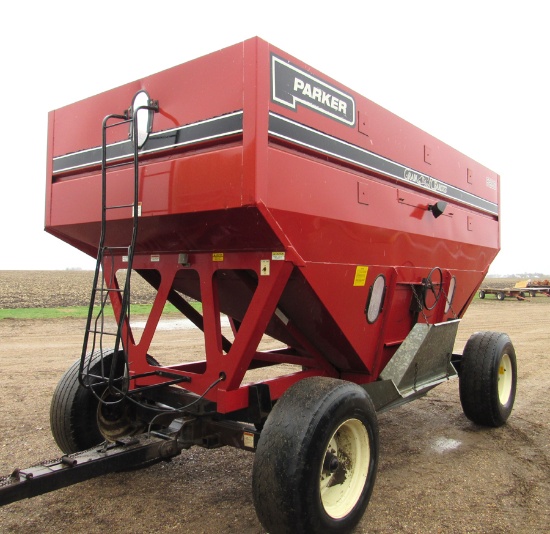 Parker 5250 gravity wagon, 550 bu