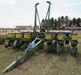JD 7200 12-row planter w/ monitor