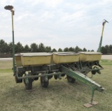 JD 7000 6-row planter