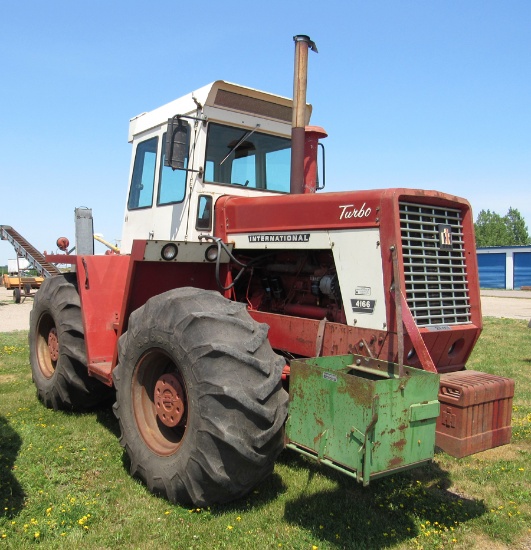 IH 4166 tractor