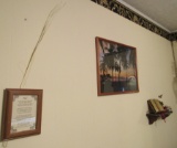 wall décor in bedroom