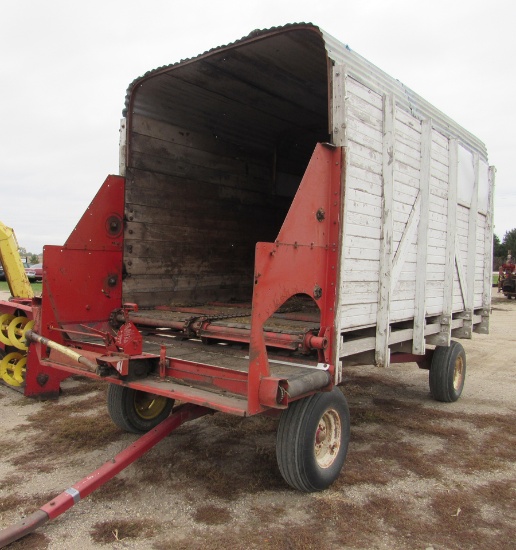 Gehl forage box with 6-ton gear