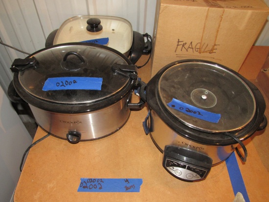 2 slow cookers and electric frying pan