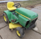 JD 212 lawn tractor