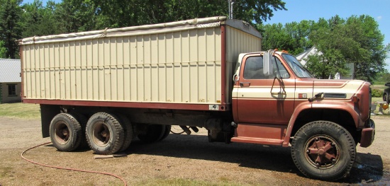 GMC 7000 grain truck