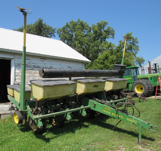 John Deere 7000 planter, 6row x 30” w/monitor Farm Equipment & Machinery Planters & Seeding