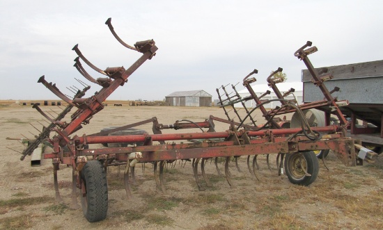 IH Vibra-Shank Cultivator