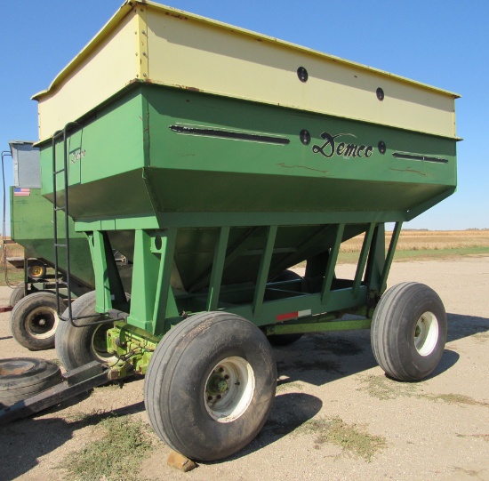 350 bu. Demco Gravity Box w/ Parker Gear