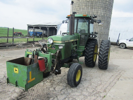 JD 4440 tractor