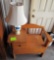 36r26r20in bench w- attached end table and lamp