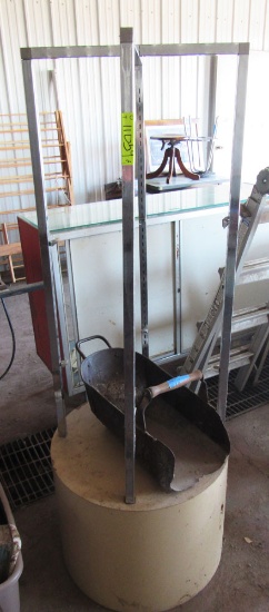 clothing stand, grain scoop