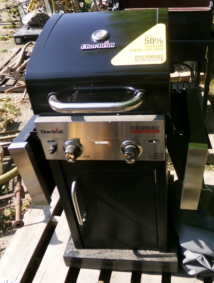 char-broil grill w/ cover