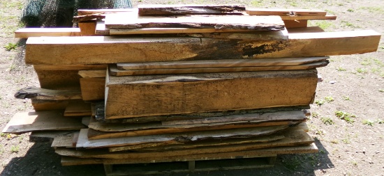 2 pallets of lumber