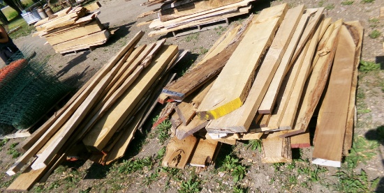 2 pallets of lumber