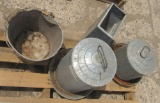 feeders, bucket