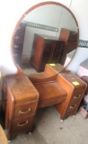 wooden vanity w-mirror