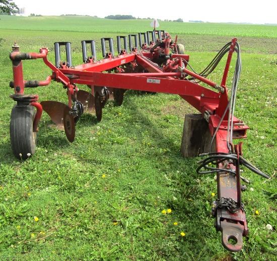 Case IH 800 plow