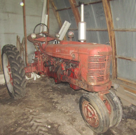Farmall H tractor, gas