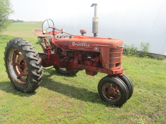 Farmall H tractor, gas