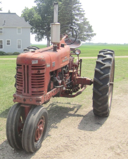 Farmall 300 tractor, gas