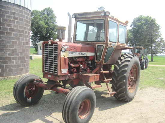 IH Farmall 1256 diesel turbo tractor w/ Hiniker cab