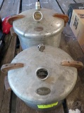 2 National pressure cookers