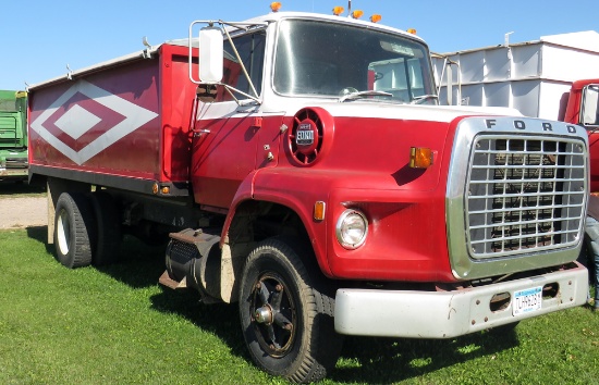 1980 Ford 800 grain truck, 35,454 miles