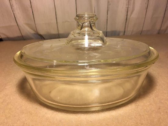 Pyrex Oval Casserole Dish with Leaf Pattern Lid