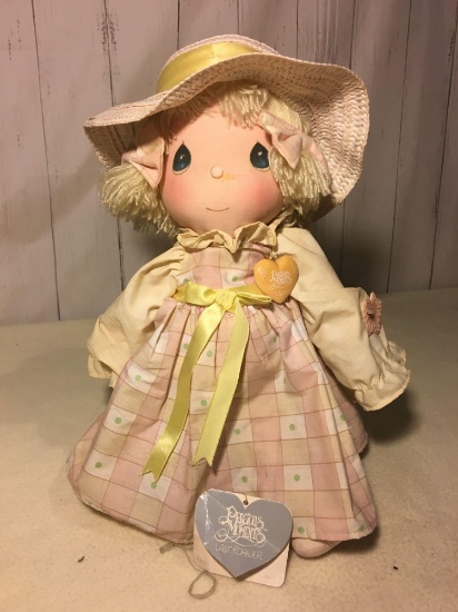 Precious Moments Applause Doll 'Dallie'