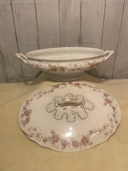 Warwick China Vegetable Tureen Gold Trim Rose Floral in Pinks and Mauve